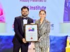 Prof Mukesh Gupta recognised for his dedication and success in JEE & NEET coaching at JSK Institute Thane, honored by Famous Marathi Actress Sonalee Kulkarni